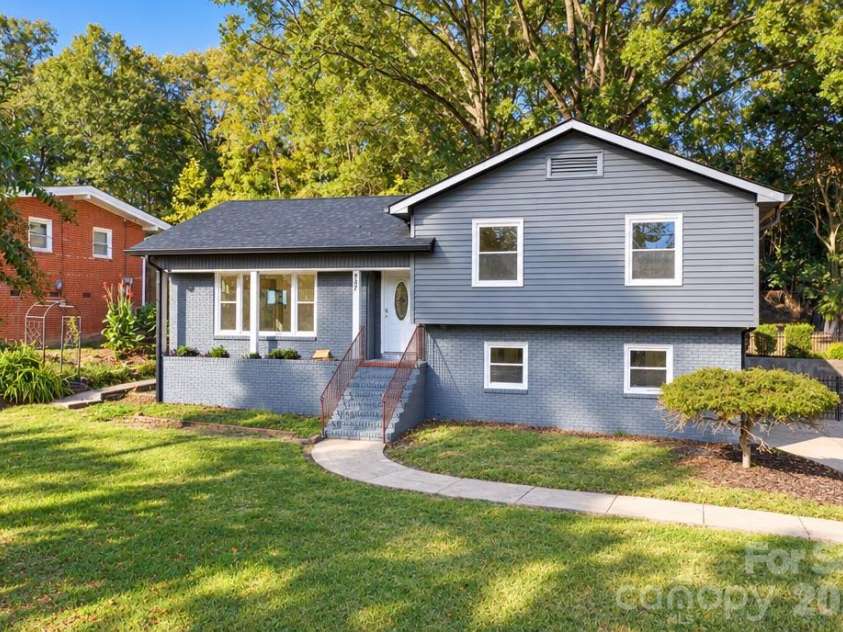 1827 Edgewater Drive, Charlotte, NC 28210.  MLS# CAR4432389, YatesRealty ID 57182. 