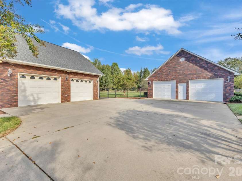 120 Burr Lane, Salisbury, NC 28146.  MLS# CAR4433340, YatesRealty ID 57184. 