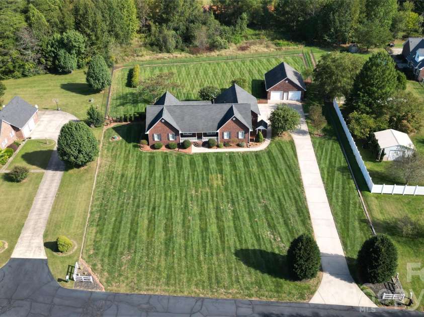 120 Burr Lane, Salisbury, NC 28146.  MLS# CAR4433340, YatesRealty ID 57184. 