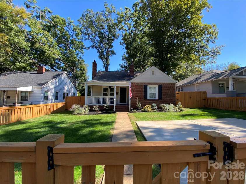 2906 Rush Avenue, Charlotte, NC 28208.  MLS# CAR4435558, YatesRealty ID 57188. 