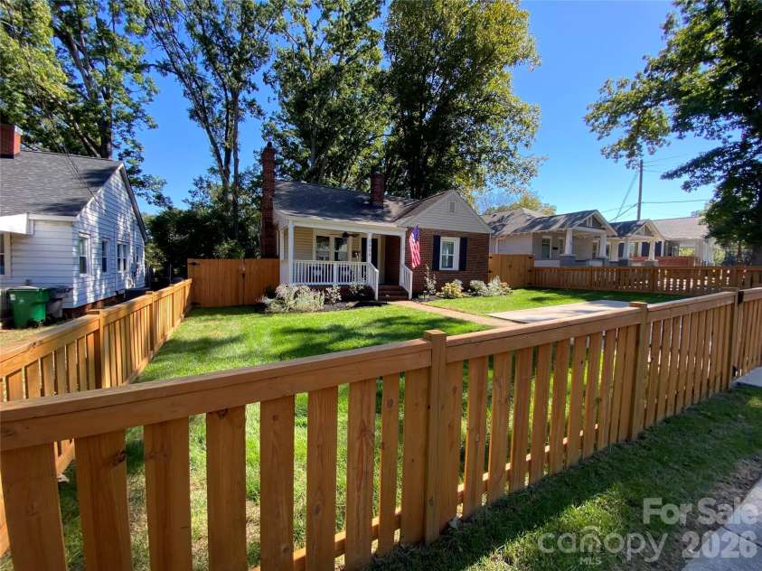 2906 Rush Avenue, Charlotte, NC 28208.  MLS# CAR4435558, YatesRealty ID 57188. 
