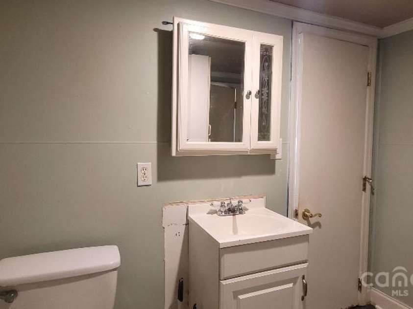 3169 Eden Terrace Extension, Rock Hill, SC 29730.  MLS# CAR4211487, YatesRealty ID 5719. Bathroom #1