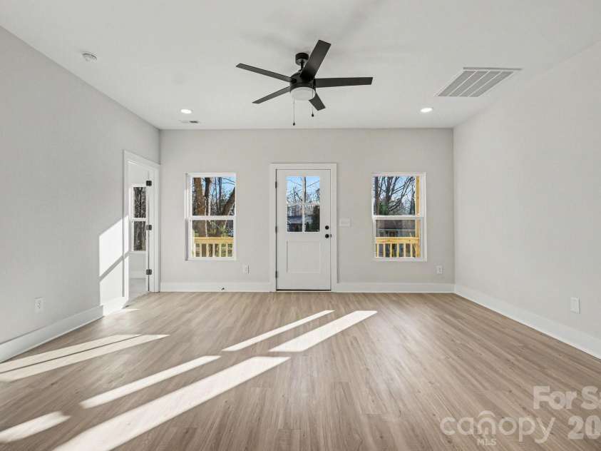 815 Leonard Lane, Salisbury, NC 28144.  MLS# CAR4335962, YatesRealty ID 5719. 