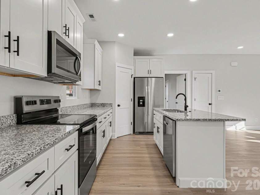815 Leonard Lane, Salisbury, NC 28144.  MLS# CAR4335962, YatesRealty ID 5719. 