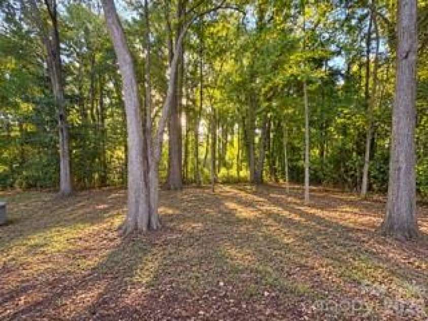 282 Dixon Road, Lancaster, SC 29720.  MLS# CAR4434927, YatesRealty ID 57190. 