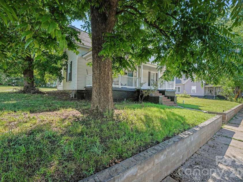 312 Vance Avenue, Salisbury, NC 28144.  MLS# CAR4403955, YatesRealty ID 57191. 