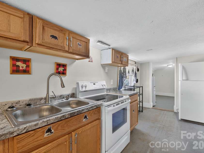 2805 H T Road, Lenoir, NC 28645.  MLS# CAR4432524, YatesRealty ID 57192. 