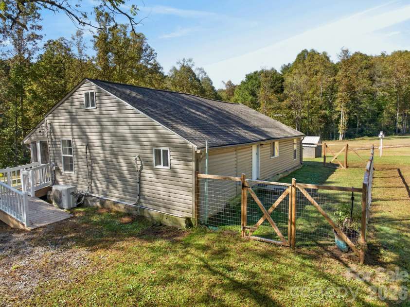 2805 H T Road, Lenoir, NC 28645.  MLS# CAR4432524, YatesRealty ID 57192. 