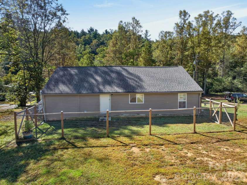 2805 H T Road, Lenoir, NC 28645.  MLS# CAR4432524, YatesRealty ID 57192. 