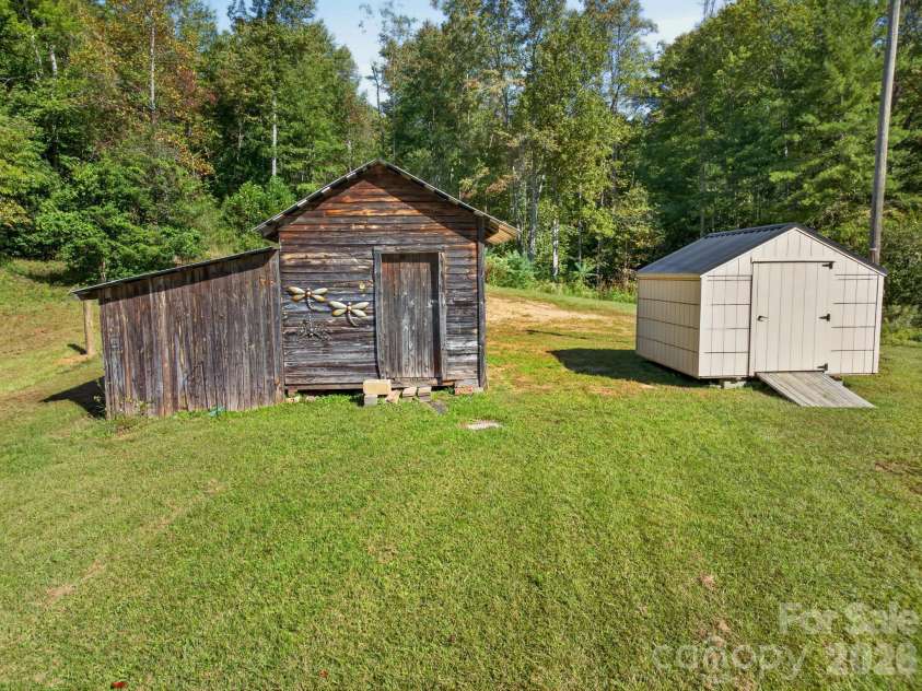 2805 H T Road, Lenoir, NC 28645.  MLS# CAR4432524, YatesRealty ID 57192. 