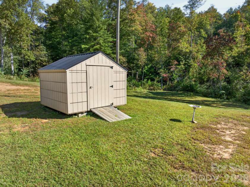 2805 H T Road, Lenoir, NC 28645.  MLS# CAR4432524, YatesRealty ID 57192. 