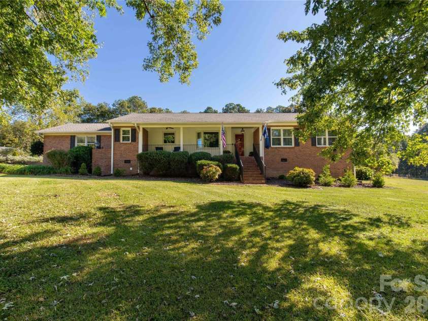 197 Floyd Road, Kershaw, SC 29067.  MLS# CAR4435070, YatesRealty ID 57193. 