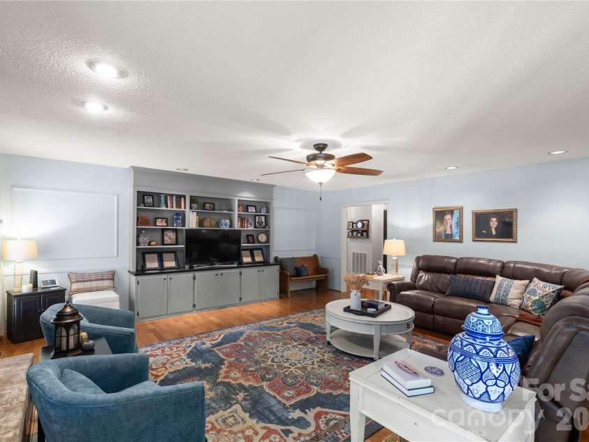 197 Floyd Road, Kershaw, SC 29067.  MLS# CAR4435070, YatesRealty ID 57193. 