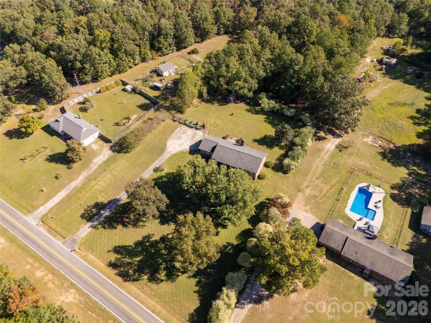 197 Floyd Road, Kershaw, SC 29067.  MLS# CAR4435070, YatesRealty ID 57193. 