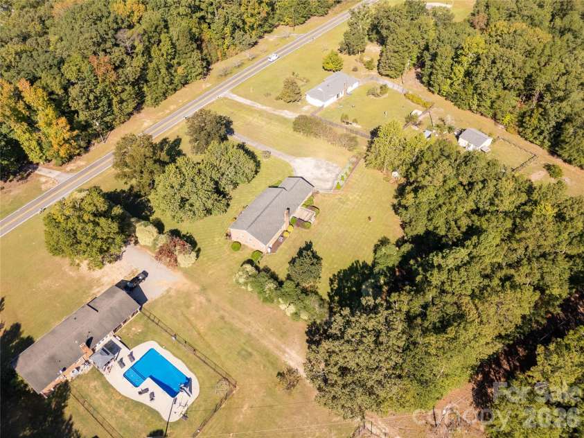 197 Floyd Road, Kershaw, SC 29067.  MLS# CAR4435070, YatesRealty ID 57193. 