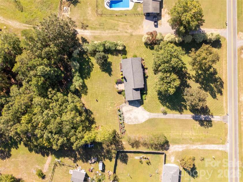 197 Floyd Road, Kershaw, SC 29067.  MLS# CAR4435070, YatesRealty ID 57193. 
