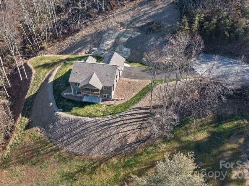 105 Sheila Wynne Drive, Fletcher, NC 28732.  MLS# CAR4330203, YatesRealty ID 572. 