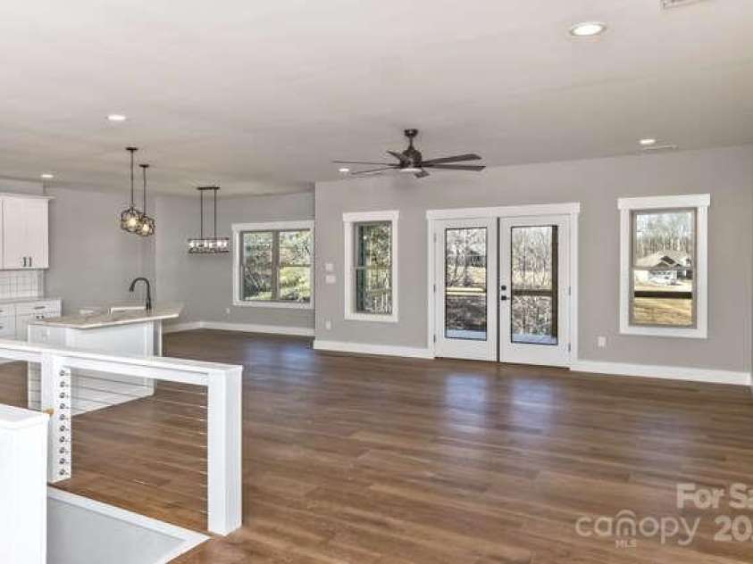 105 Sheila Wynne Drive, Fletcher, NC 28732.  MLS# CAR4330203, YatesRealty ID 572. 