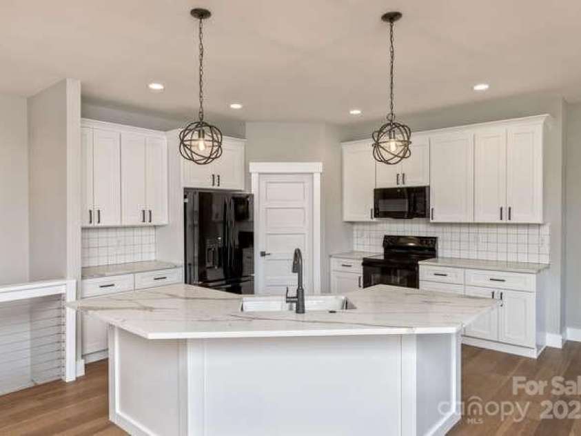 105 Sheila Wynne Drive, Fletcher, NC 28732.  MLS# CAR4330203, YatesRealty ID 572. 