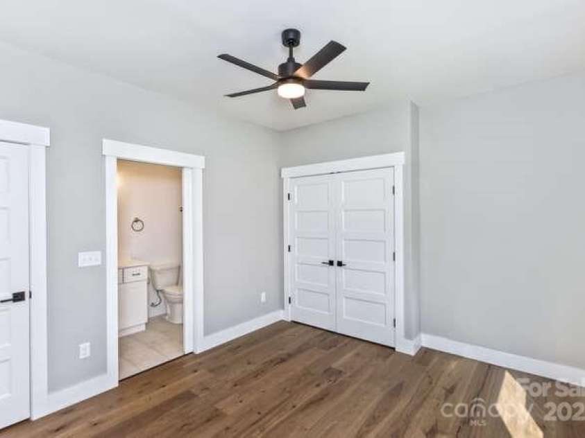 105 Sheila Wynne Drive, Fletcher, NC 28732.  MLS# CAR4330203, YatesRealty ID 572. 