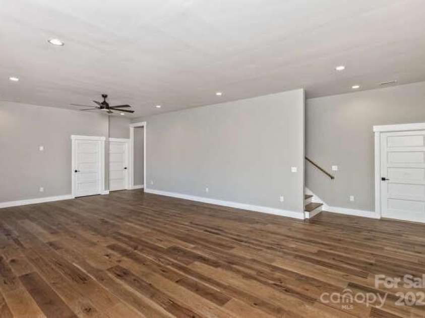 105 Sheila Wynne Drive, Fletcher, NC 28732.  MLS# CAR4330203, YatesRealty ID 572. 