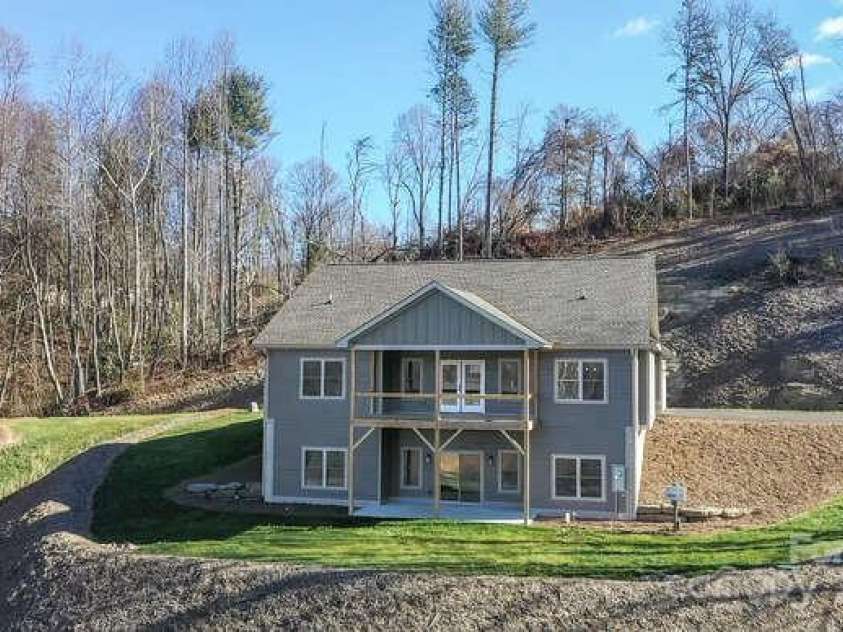 105 Sheila Wynne Drive, Fletcher, NC 28732.  MLS# CAR4330203, YatesRealty ID 572. 