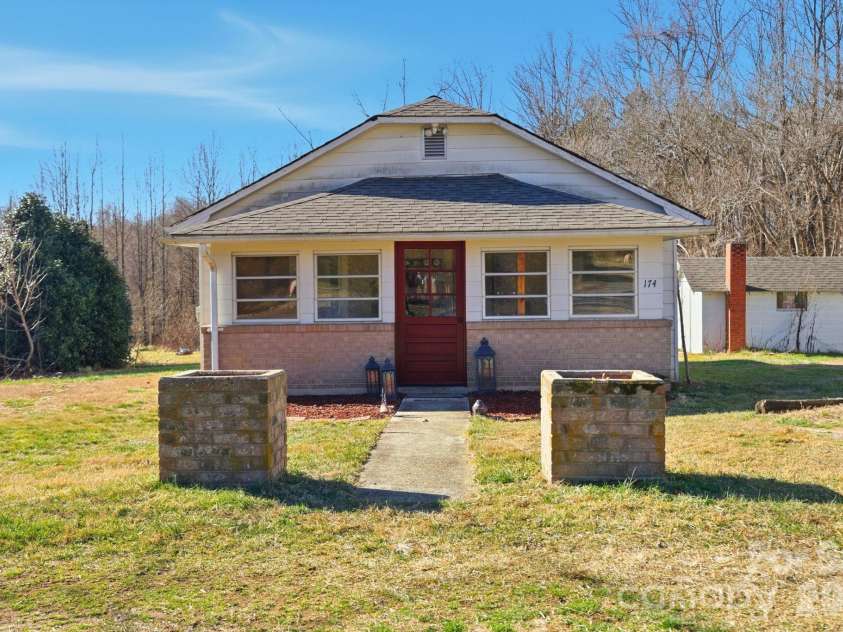 174 Shumate Lane, North Wilkesboro, NC 28659.  MLS# CAR4336858, YatesRealty ID 5720. 
