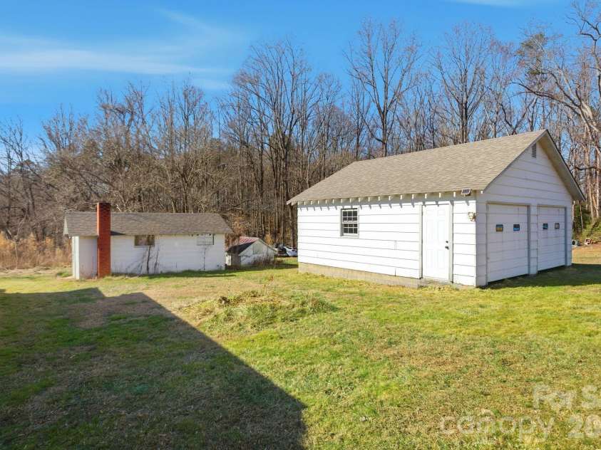 174 Shumate Lane, North Wilkesboro, NC 28659.  MLS# CAR4336858, YatesRealty ID 5720. 