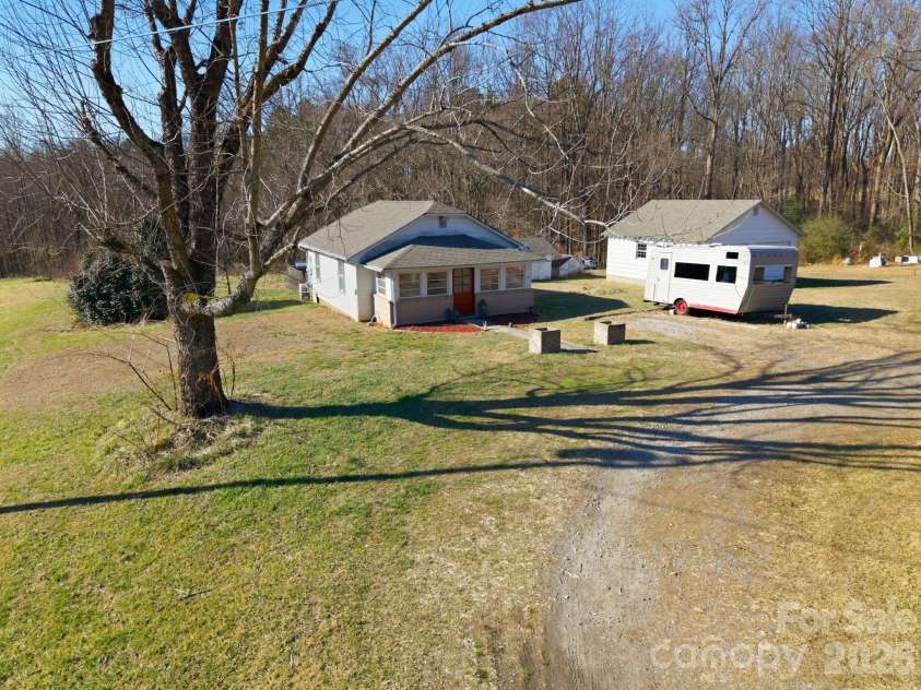 174 Shumate Lane, North Wilkesboro, NC 28659.  MLS# CAR4336858, YatesRealty ID 5720. 