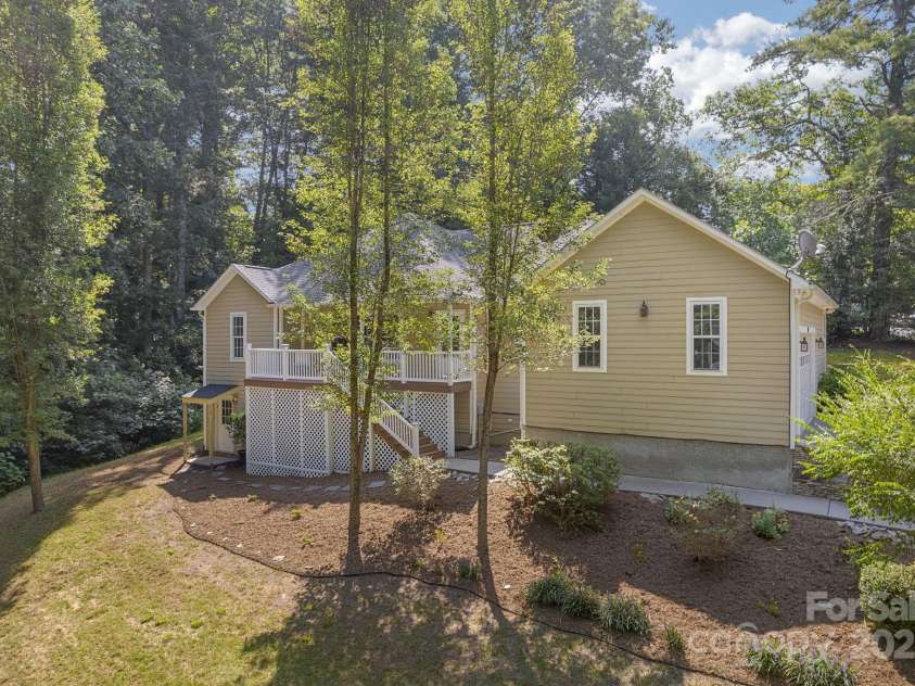 904 Mills Gap Road, Fletcher, NC 28732.  MLS# CAR4237641, YatesRealty ID 5720. 