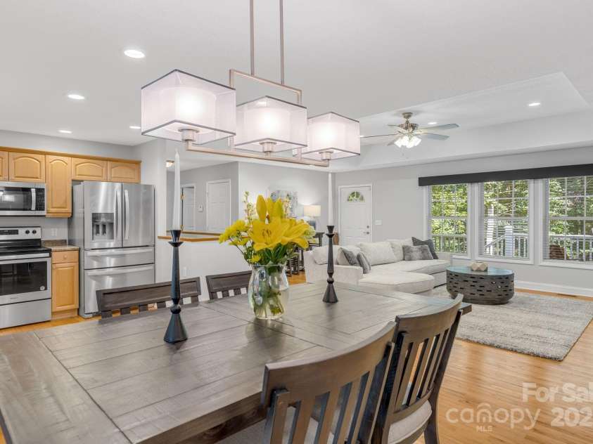 904 Mills Gap Road, Fletcher, NC 28732.  MLS# CAR4237641, YatesRealty ID 5720. 