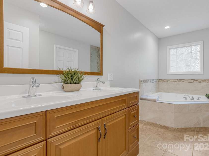 904 Mills Gap Road, Fletcher, NC 28732.  MLS# CAR4237641, YatesRealty ID 5720. 