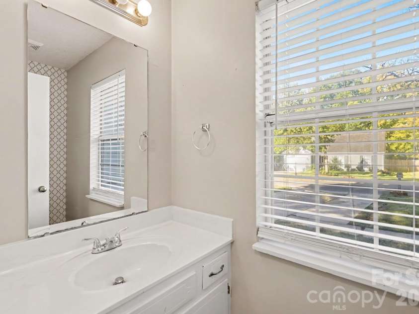 12631 Delman Lane, Pineville, NC 28134.  MLS# CAR4432987, YatesRealty ID 57204. 
