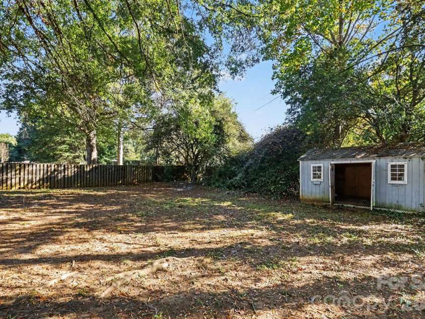 12631 Delman Lane, Pineville, NC 28134.  MLS# CAR4432987, YatesRealty ID 57204. 