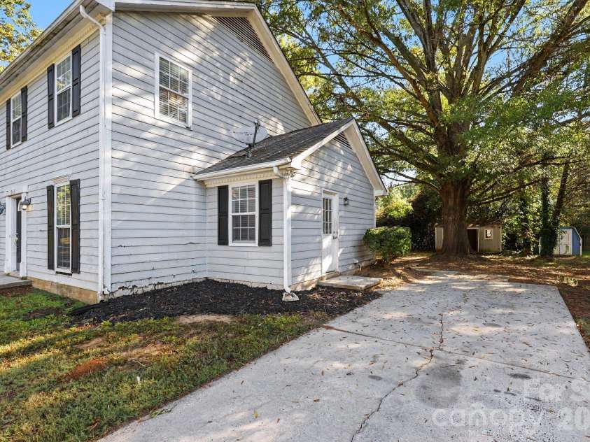 12631 Delman Lane, Pineville, NC 28134.  MLS# CAR4432987, YatesRealty ID 57204. 