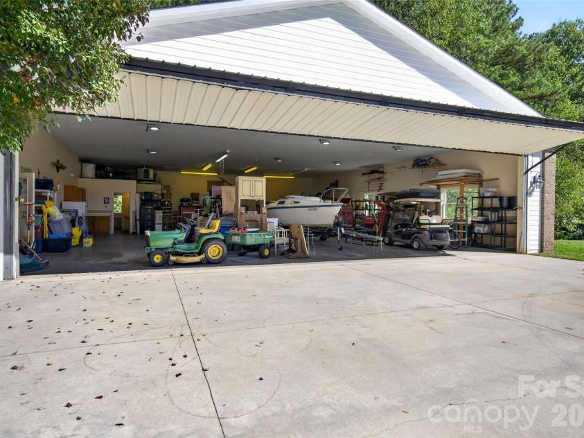 321 Normandy Road, Mooresville, NC 28117.  MLS# CAR4432473, YatesRealty ID 57206. 