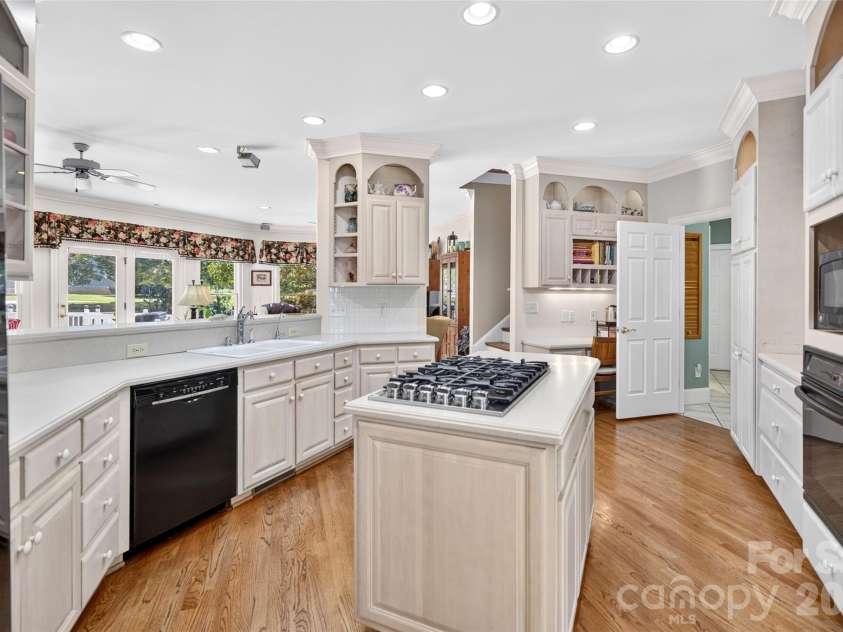 321 Normandy Road, Mooresville, NC 28117.  MLS# CAR4432473, YatesRealty ID 57206. 