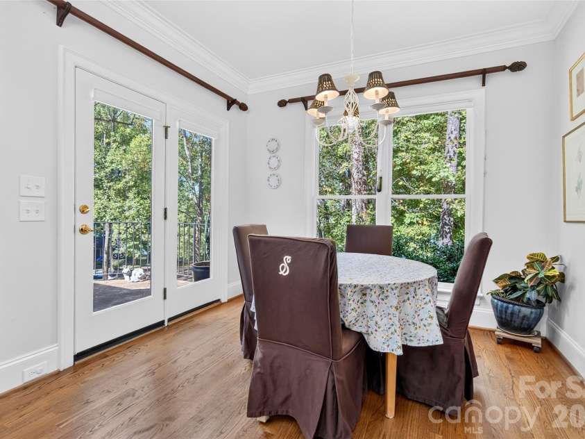 321 Normandy Road, Mooresville, NC 28117.  MLS# CAR4432473, YatesRealty ID 57206. Eat in Breakfast