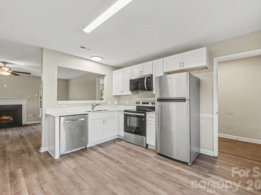 10133 Illoria Drive, Charlotte, NC 28273.  MLS# CAR4432147, YatesRealty ID 57207. 