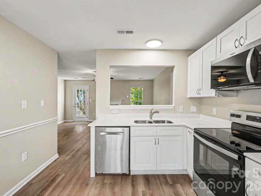 10133 Illoria Drive, Charlotte, NC 28273.  MLS# CAR4432147, YatesRealty ID 57207. 