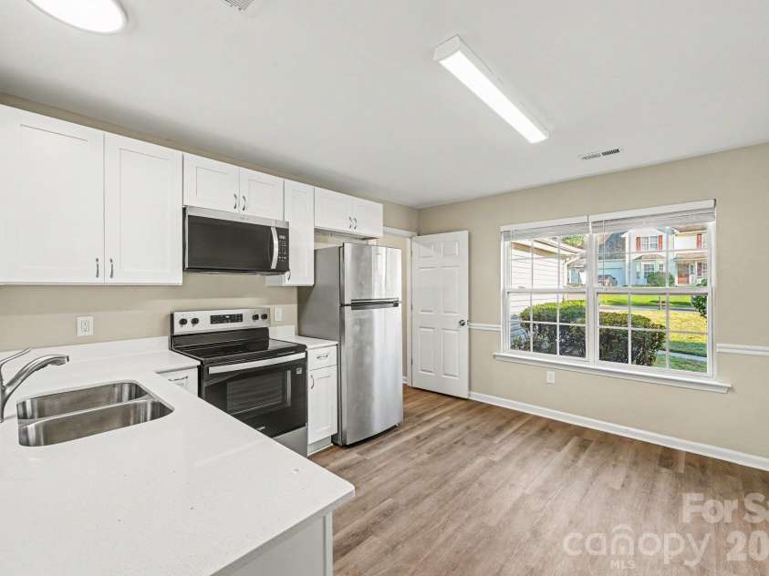 10133 Illoria Drive, Charlotte, NC 28273.  MLS# CAR4432147, YatesRealty ID 57207. 