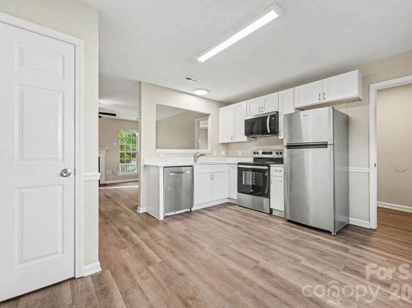 10133 Illoria Drive, Charlotte, NC 28273.  MLS# CAR4432147, YatesRealty ID 57207. 