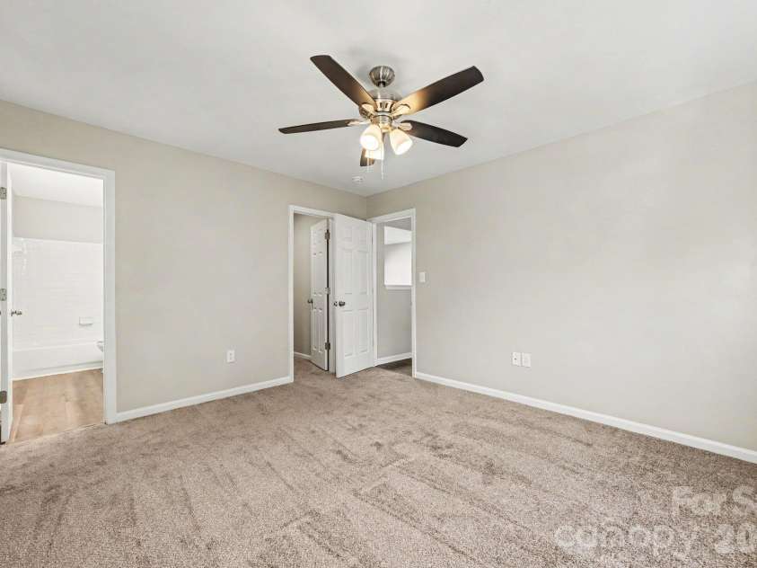 10133 Illoria Drive, Charlotte, NC 28273.  MLS# CAR4432147, YatesRealty ID 57207. 