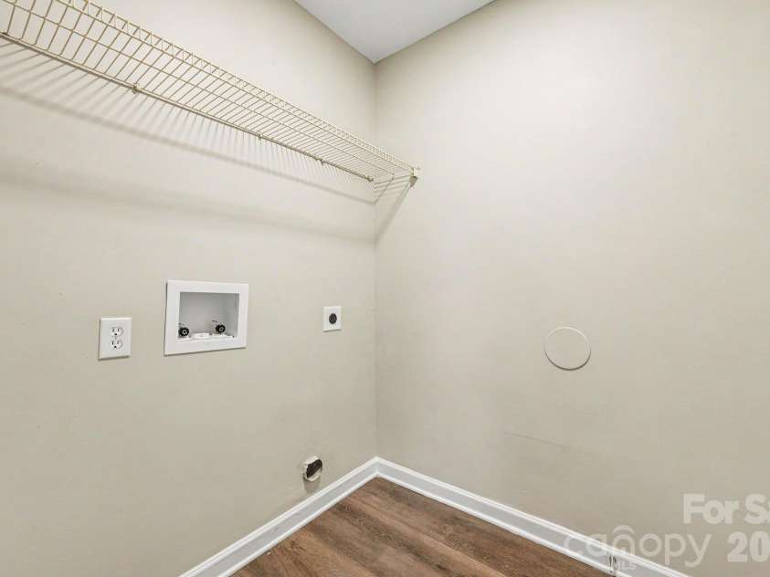 10133 Illoria Drive, Charlotte, NC 28273.  MLS# CAR4432147, YatesRealty ID 57207. 