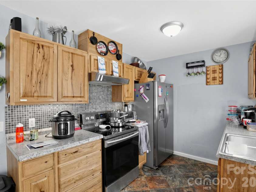 12 Janie Drive, Clyde, NC 28721.  MLS# CAR4435588, YatesRealty ID 57209. 