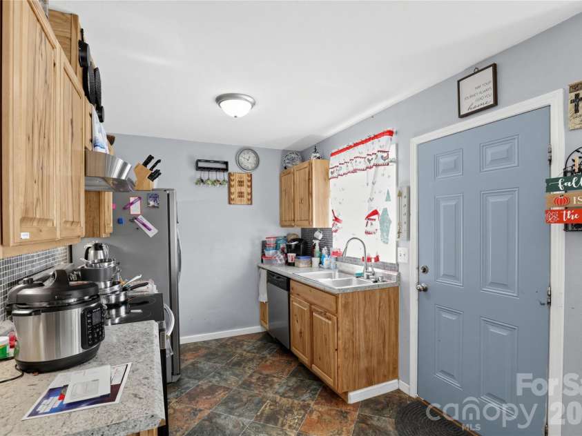 12 Janie Drive, Clyde, NC 28721.  MLS# CAR4435588, YatesRealty ID 57209. 