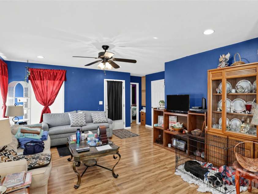 12 Janie Drive, Clyde, NC 28721.  MLS# CAR4435588, YatesRealty ID 57209. 