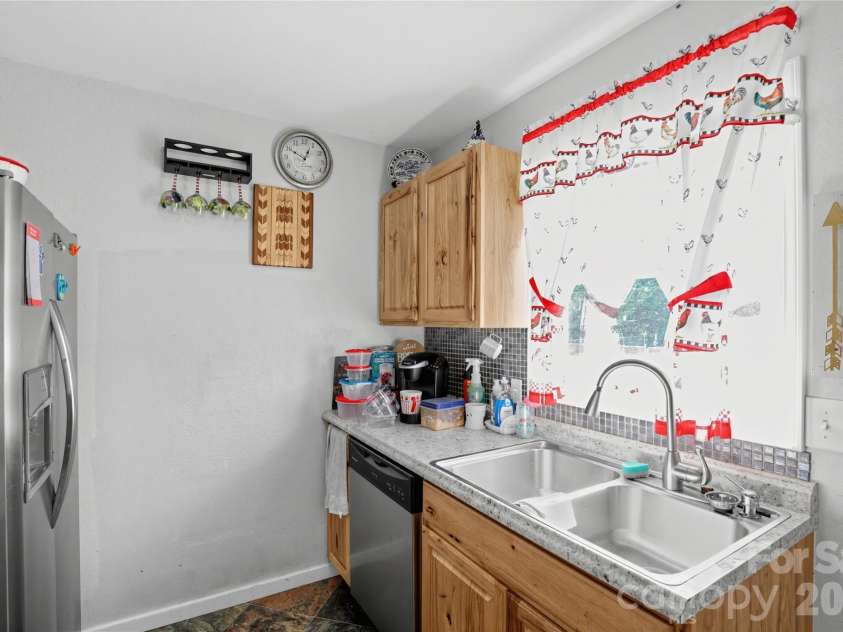 12 Janie Drive, Clyde, NC 28721.  MLS# CAR4435588, YatesRealty ID 57209. 