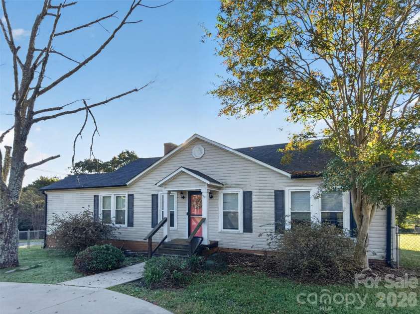 184 Hollis Road, Ellenboro, NC 28040.  MLS# CAR4434678, YatesRealty ID 57213. 