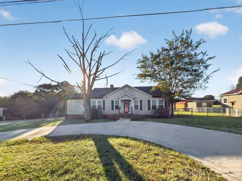 184 Hollis Road, Ellenboro, NC 28040.  MLS# CAR4434678, YatesRealty ID 57213. 